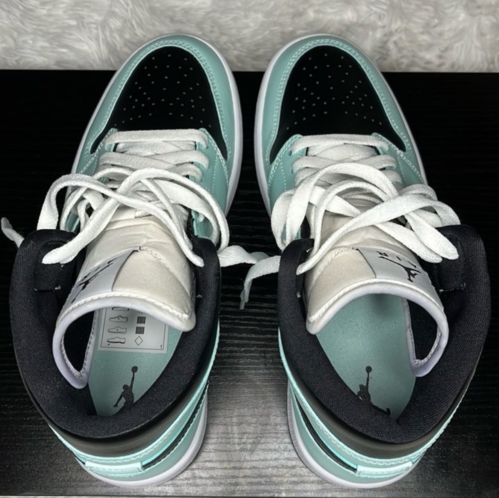 NIKE Jordan 1 Mid Aqua Blue Tint - Size 8.5W - Picture 4 of 5